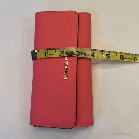 Michael Kors Jet Set Travel Large Trifold Wallet Grapefruit Pink - Picture 15 of 16